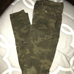 Camo Print Superstretch Distressed Jeggings